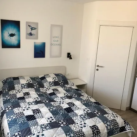 Center Seaview Апартаменти