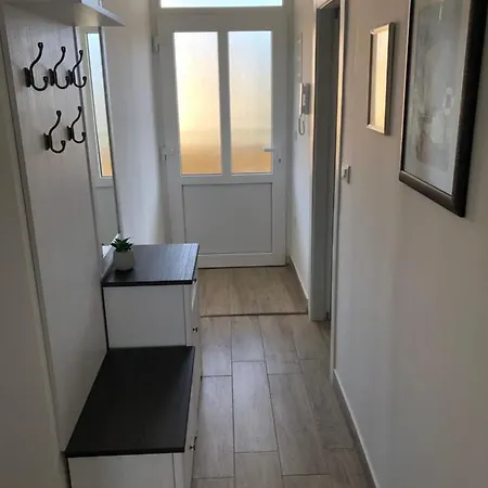 Апартаменти Center Seaview Пула