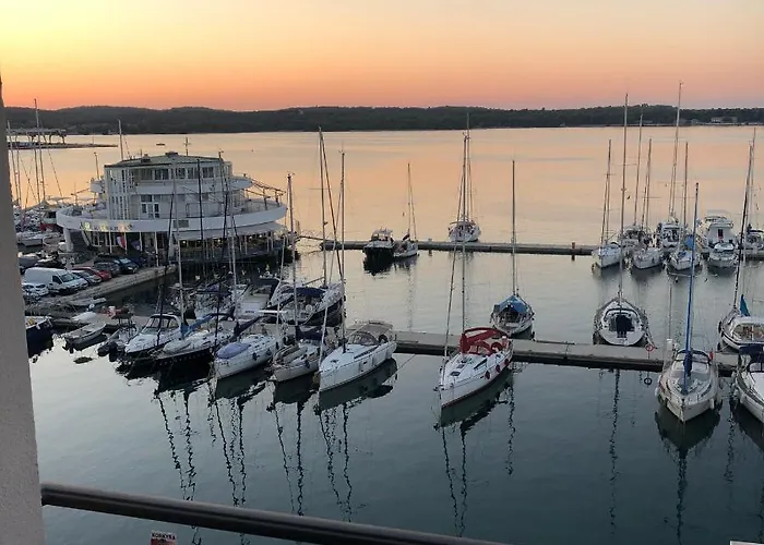 Center Seaview Apartment Pula