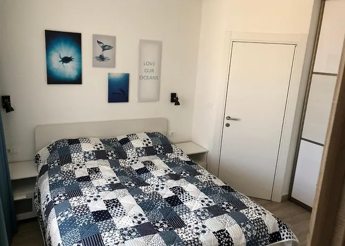 Center Seaview Apartment