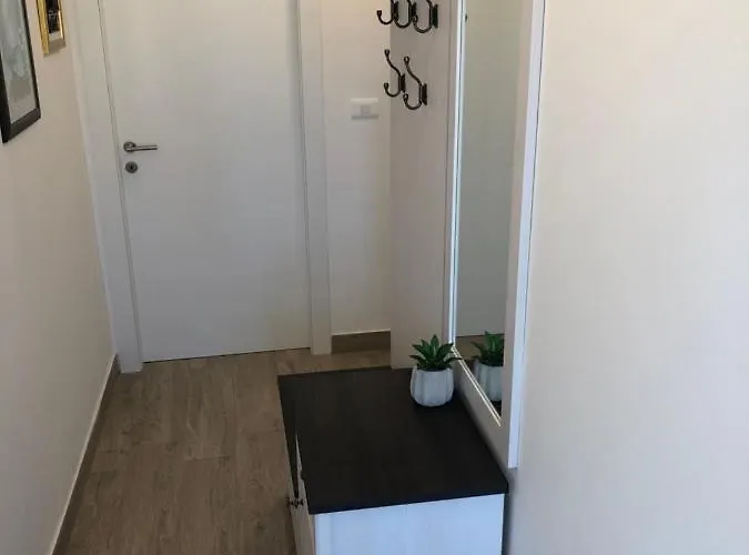 Apartment Center Seaview